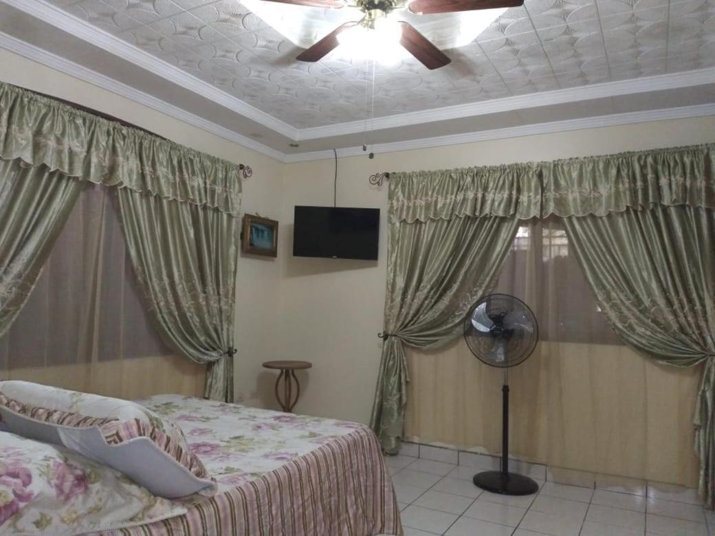 Alexander B&B Alajuela Kültér fotó