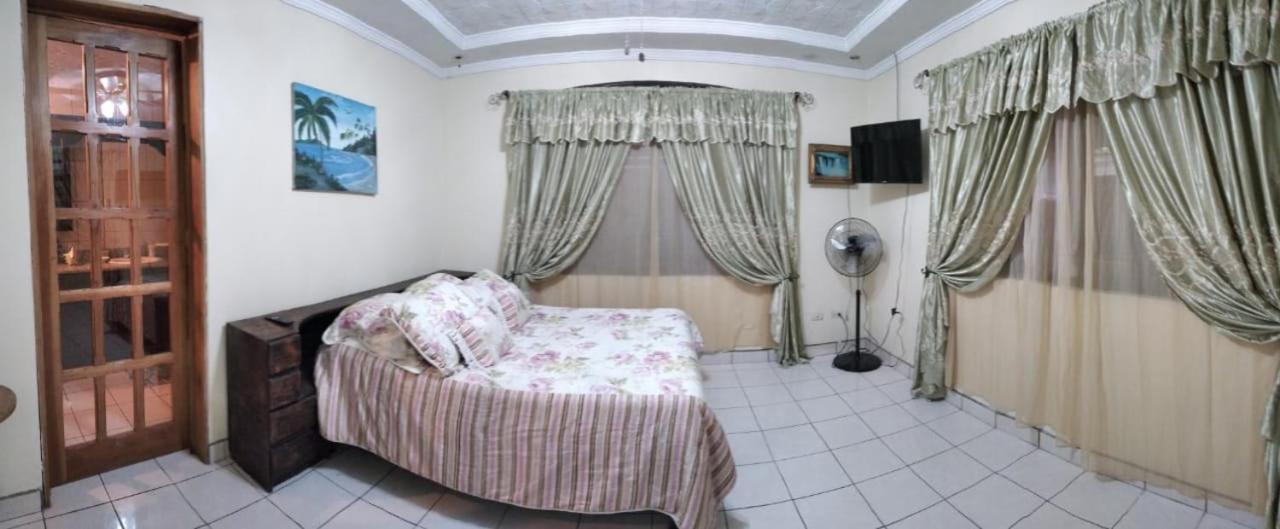 Alexander B&B Alajuela Kültér fotó
